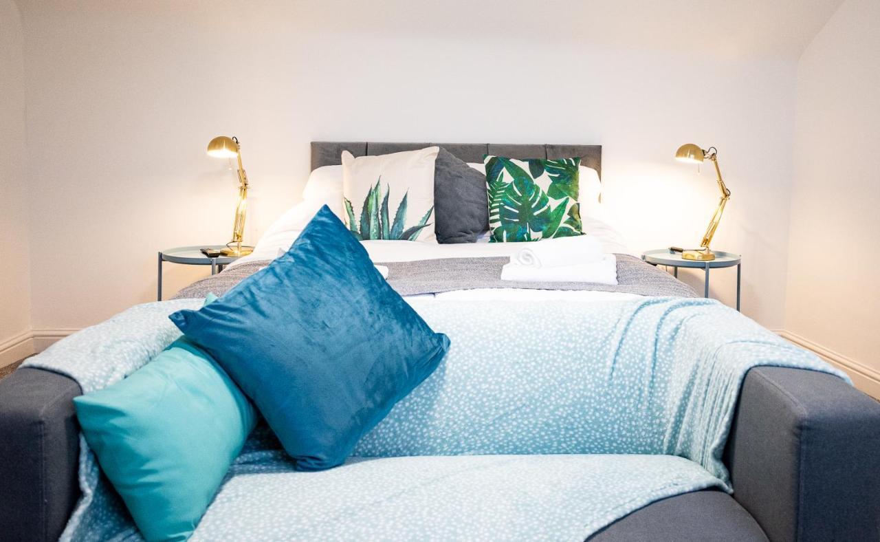 Elmo River Studios - 6 En-Suites In Wallasey - Easy Parking - Short And Long Stays Welcome Esterno foto