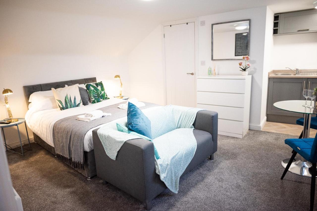 Elmo River Studios - 6 En-Suites In Wallasey - Easy Parking - Short And Long Stays Welcome Esterno foto
